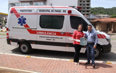 Prefeitura de Paraí recebe nova ambulância