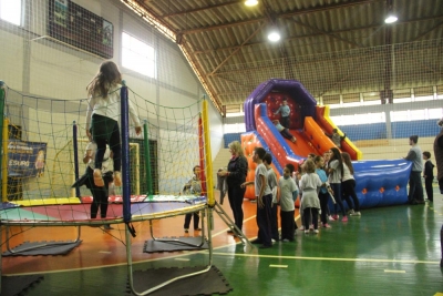 Semana da Criança encerra com brinquedos infláveis em Paraí