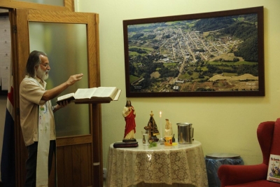 Missionário saletino visita prefeitura de Paraí