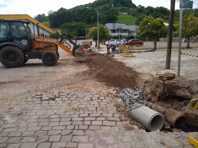 Secretaria de Obras de Paraí realiza melhorias na Rua Borges de Medeiros